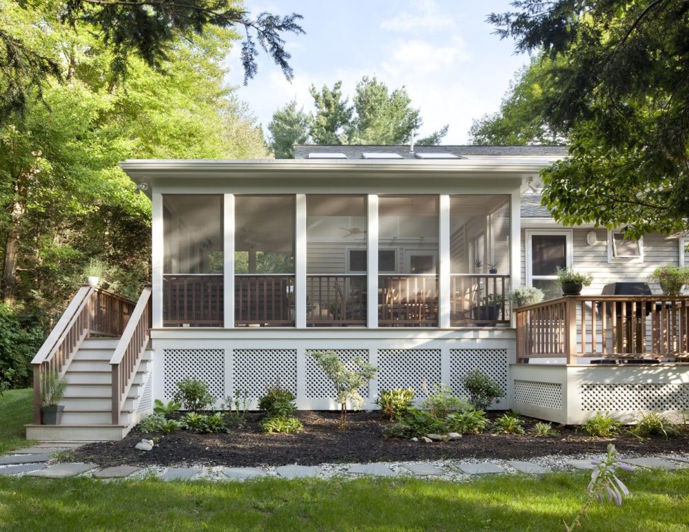 A Four-Season Sunroom Design with screened porch and heating